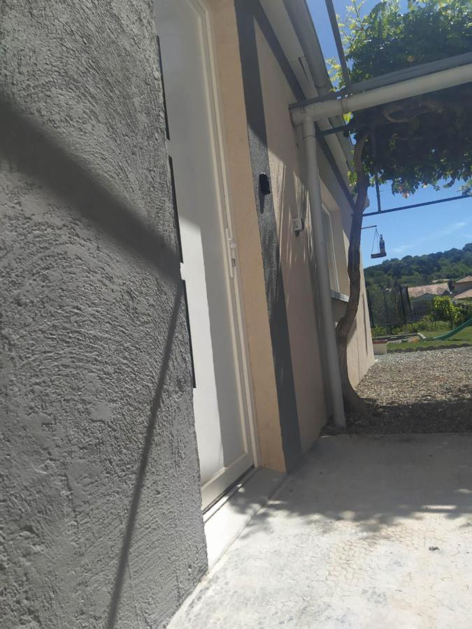 Studio 26 Vic-le-Comte Exterior photo