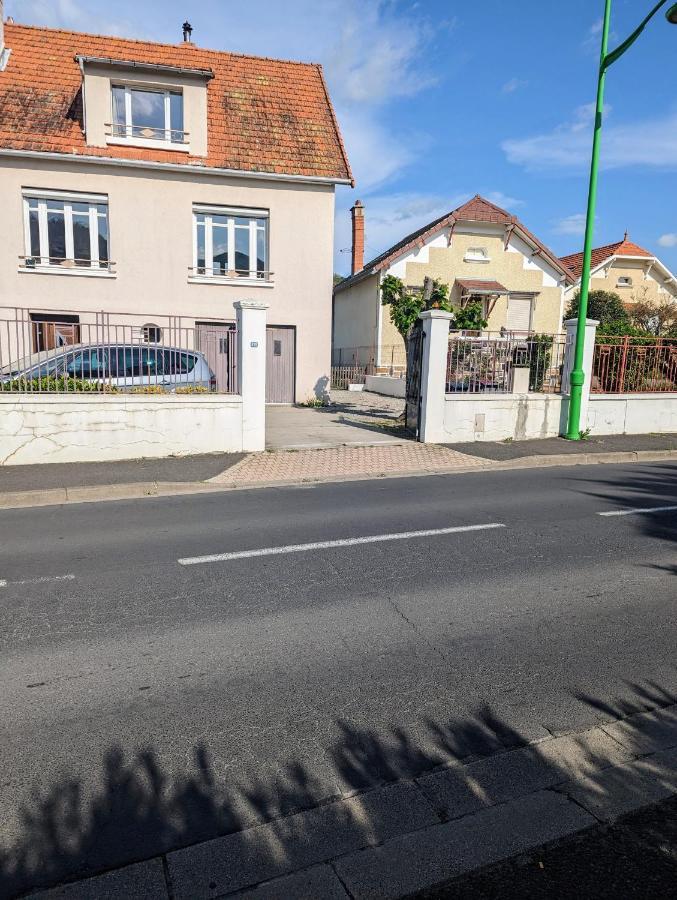 Studio 26 Vic-le-Comte Exterior photo